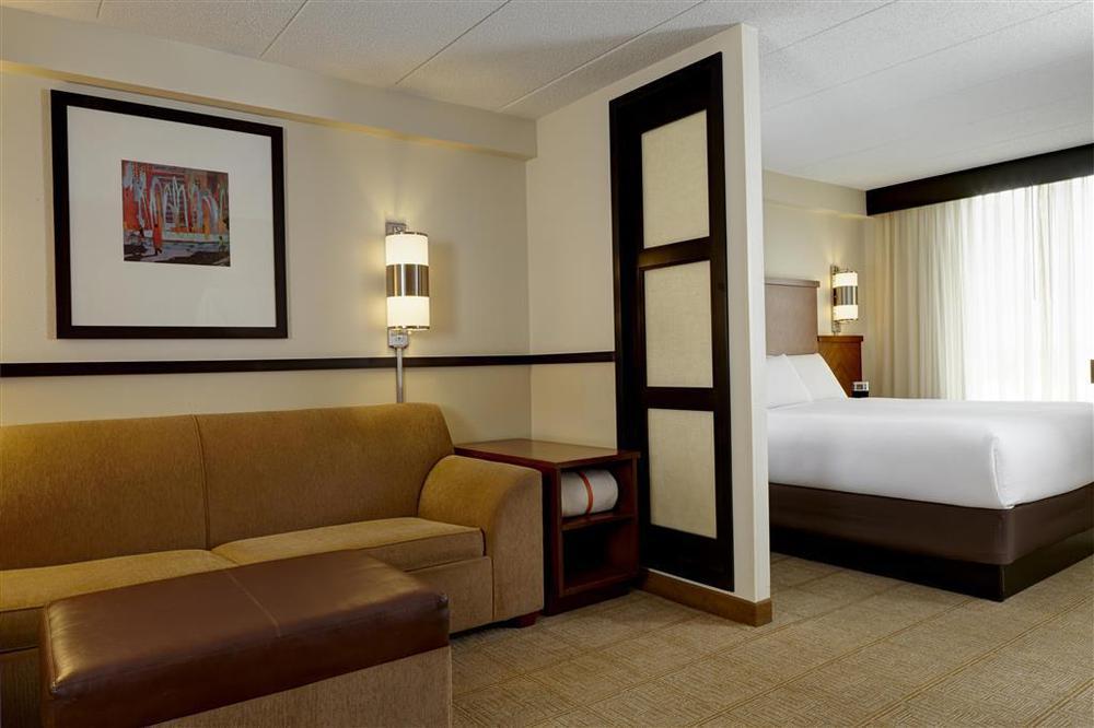 Hyatt Place Memphis Primacy Parkway Room photo